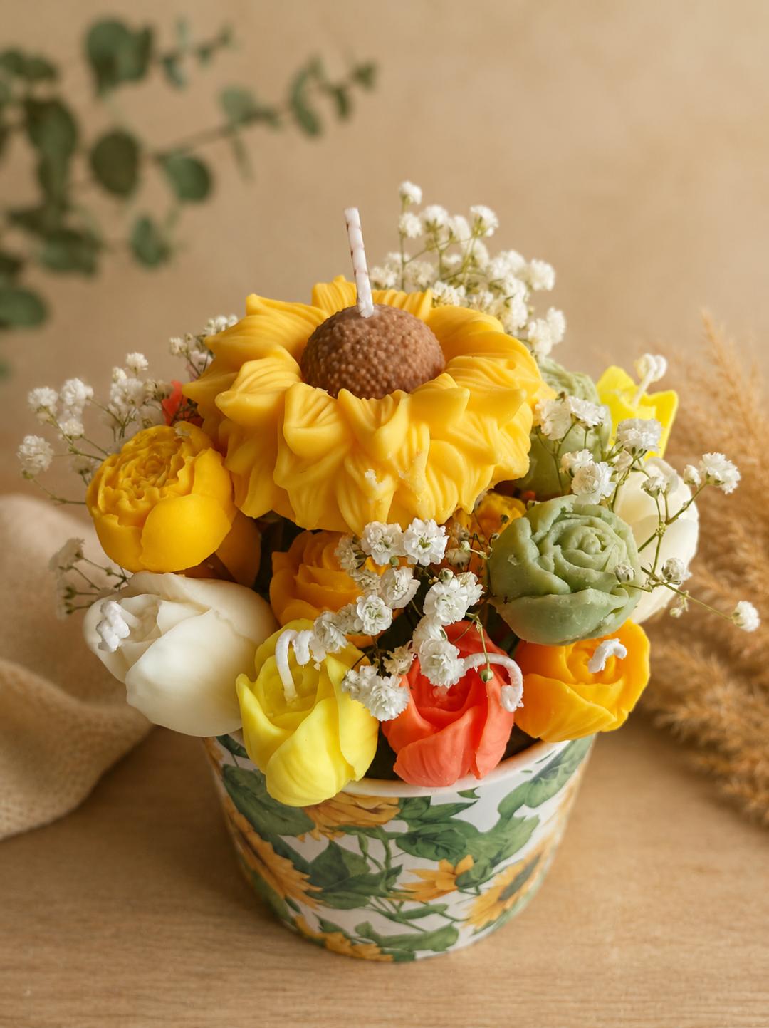 BOUQUET CON GIRASOL GIGANTE ACOMPAÑADO DE TULIPANES.